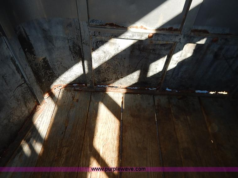 image for item I5179 2000 Liberty 16' stock trailer