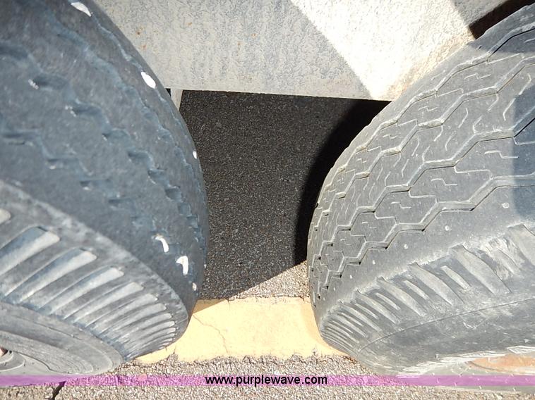 image for item I5179 2000 Liberty 16' stock trailer