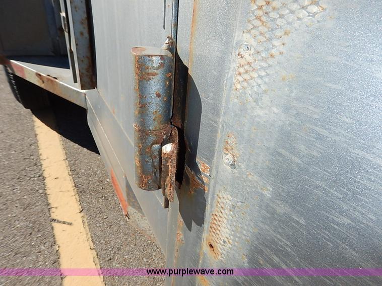 image for item I5179 2000 Liberty 16' stock trailer