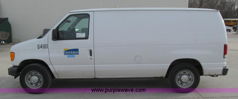 image for item J3332 2004 Ford E150 cargo van