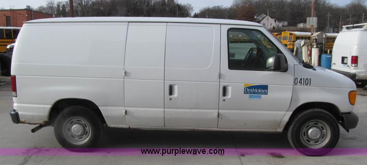 image for item J3332 2004 Ford E150 cargo van