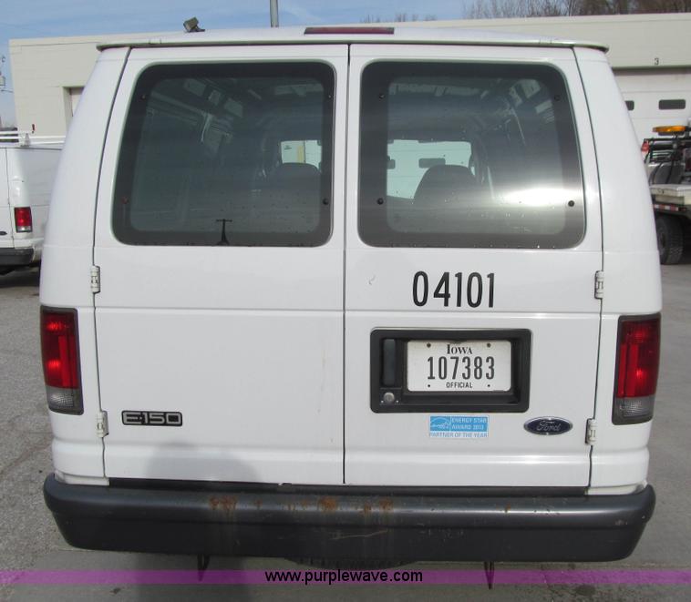 image for item J3332 2004 Ford E150 cargo van
