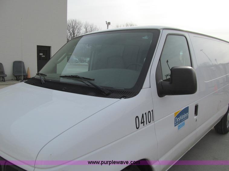 image for item J3332 2004 Ford E150 cargo van