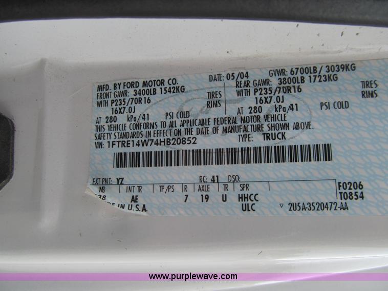 image for item J3332 2004 Ford E150 cargo van