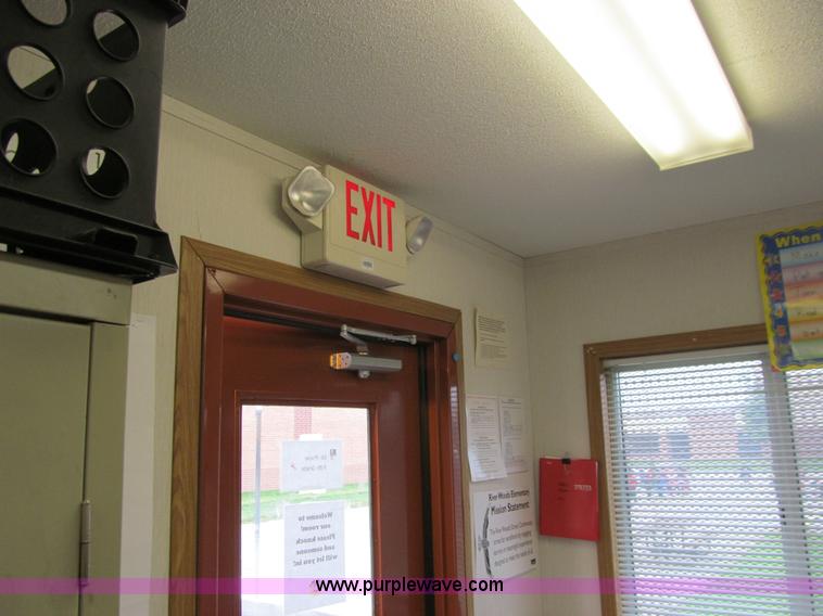 image for item J3371 2002 Forest River modular building