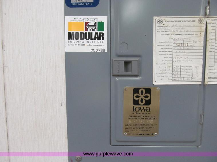 image for item J3372 2002 Forest River modular building