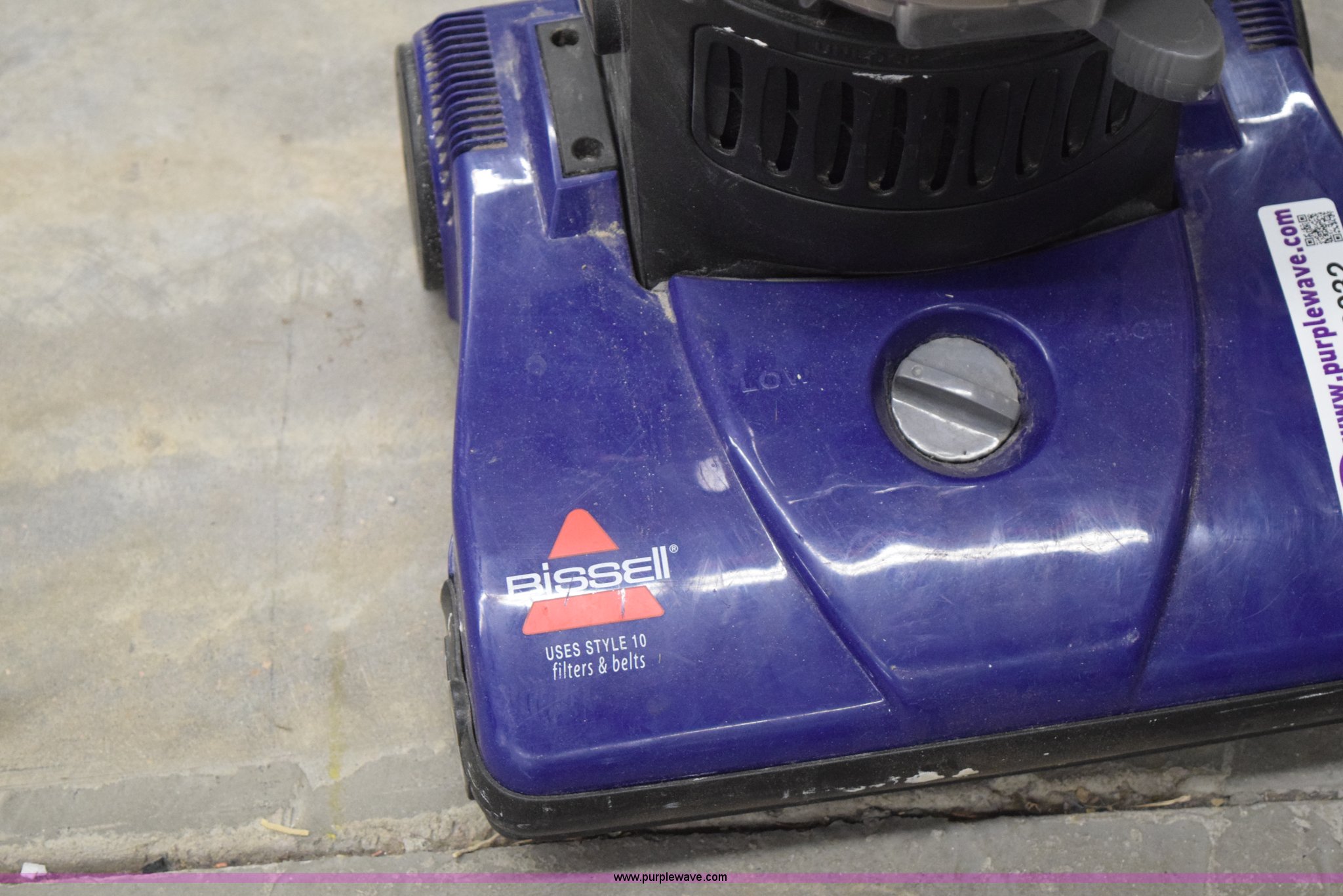 Bissell vacuum in Wichita, KS Item AY9032 sold Purple Wave