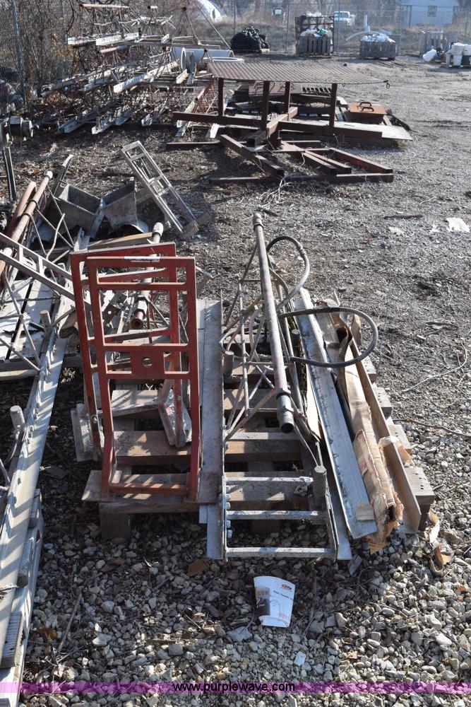 image for item AV9274 Razorback concrete screed