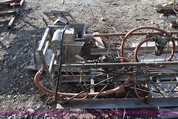 image for item AV9274 Razorback concrete screed