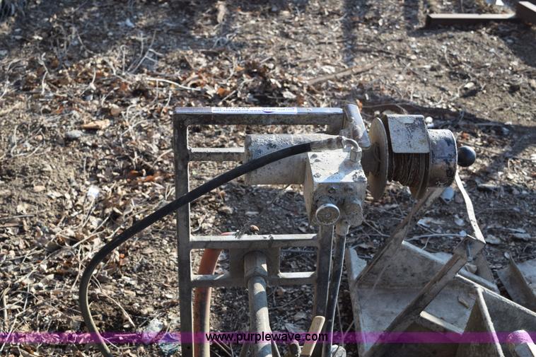 image for item AV9274 Razorback concrete screed