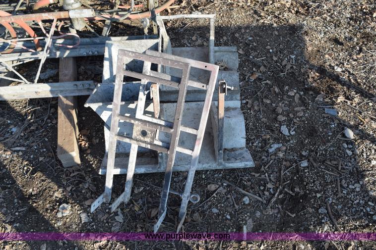 image for item AV9274 Razorback concrete screed