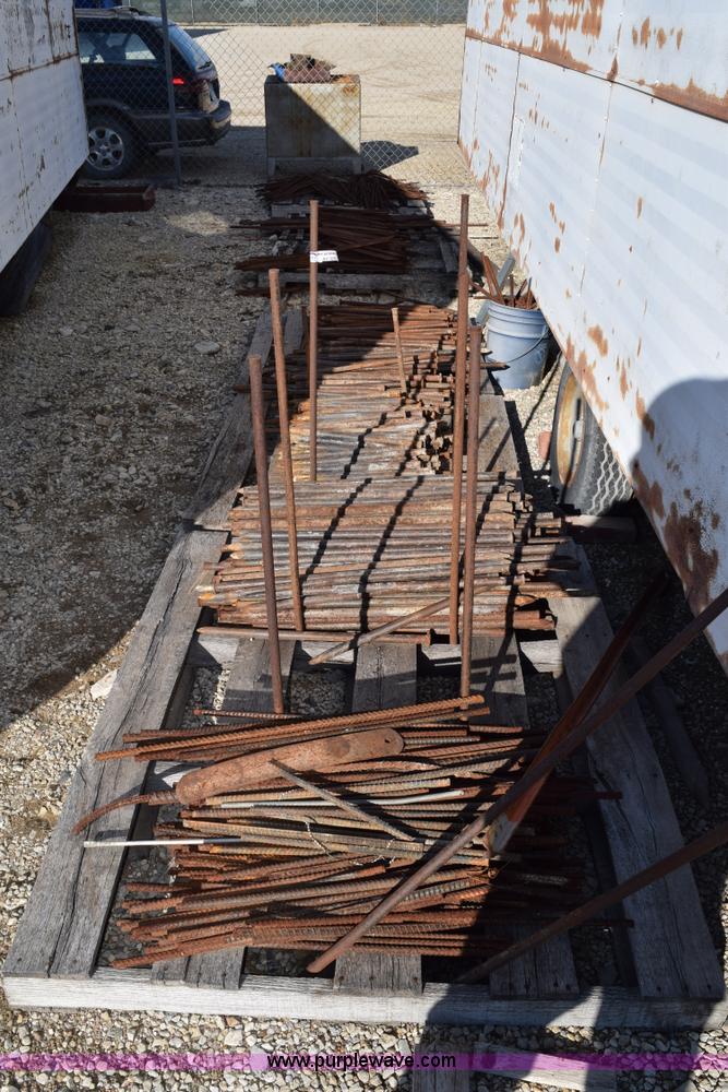 image for item AV9283 Assorted concrete form pins