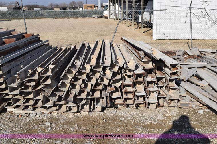 image for item AV9287 (137) concrete forms