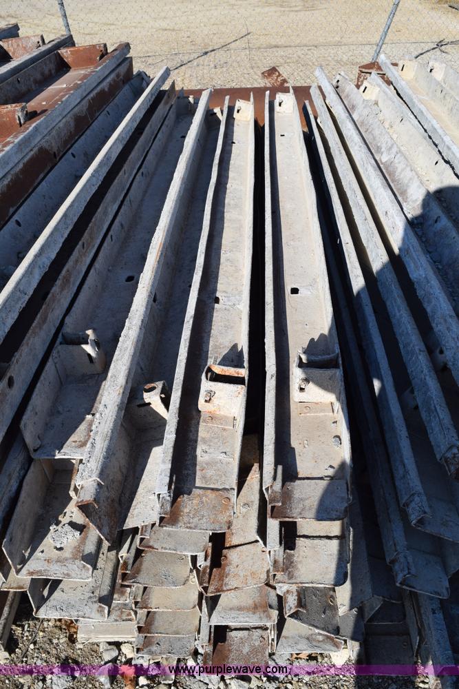 image for item AV9287 (137) concrete forms