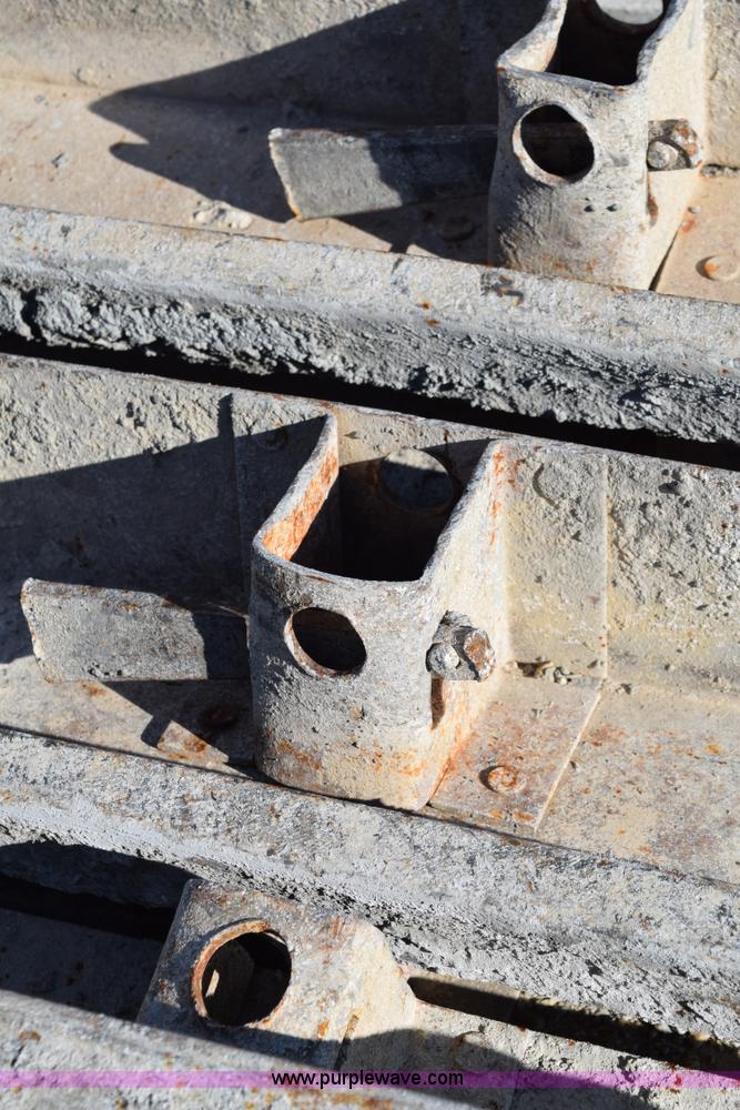 image for item AV9287 (137) concrete forms