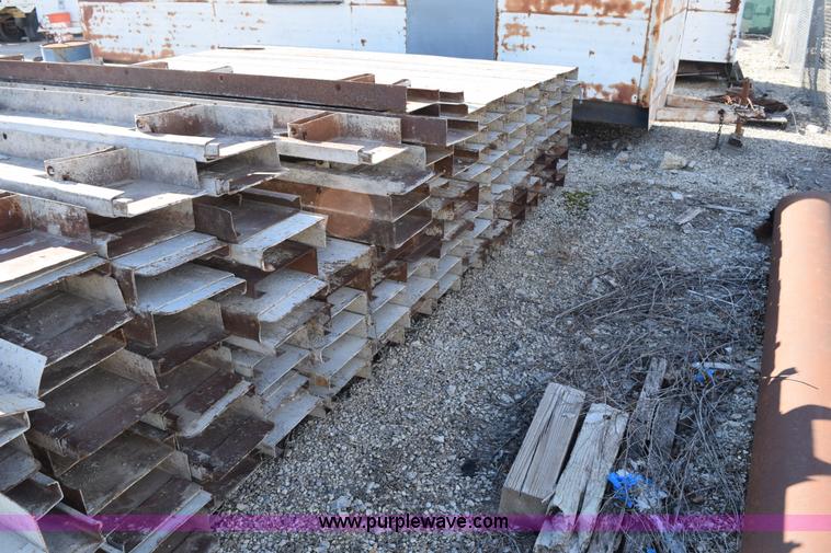 image for item AV9288 (130) concrete forms