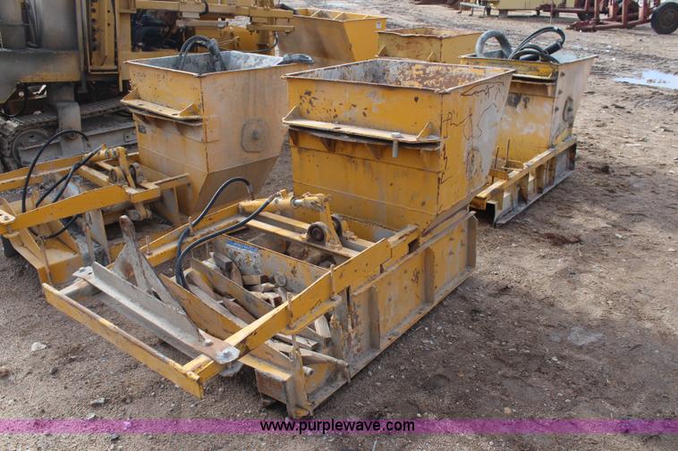 image for item AV9296 24" x 6" barrier curb mold