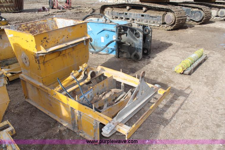 image for item AV9296 24" x 6" barrier curb mold