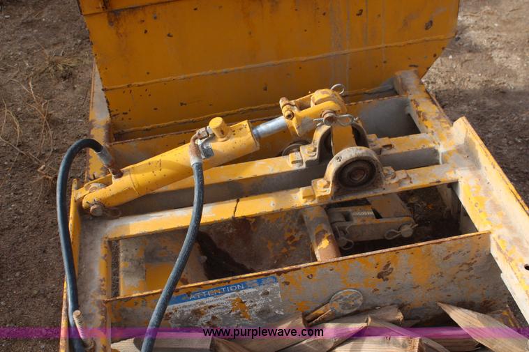 image for item AV9296 24" x 6" barrier curb mold