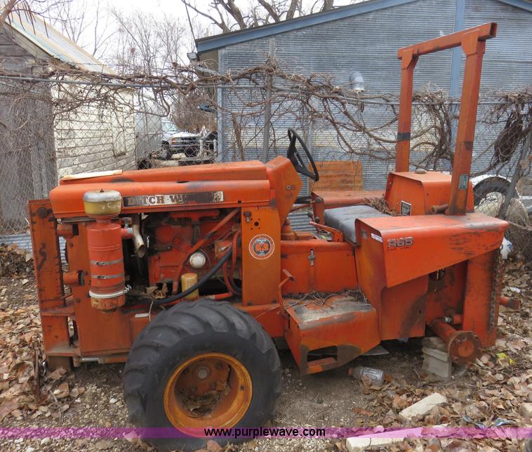 image for item AV9300 Ditch Witch R65G-2 trencher