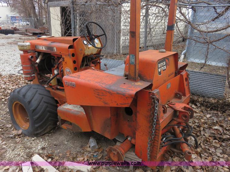 image for item AV9300 Ditch Witch R65G-2 trencher