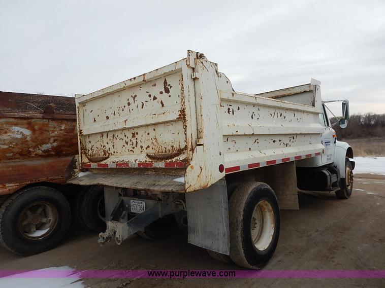 image for item H1336 1997 International 4700 dump truck