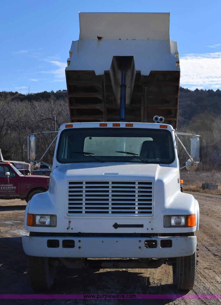 image for item H1336 1997 International 4700 dump truck