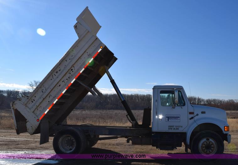 image for item H1336 1997 International 4700 dump truck