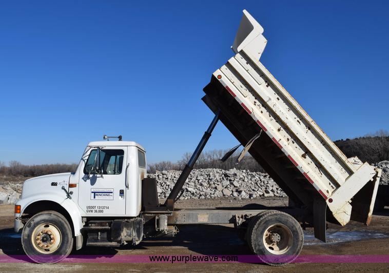 image for item H1336 1997 International 4700 dump truck