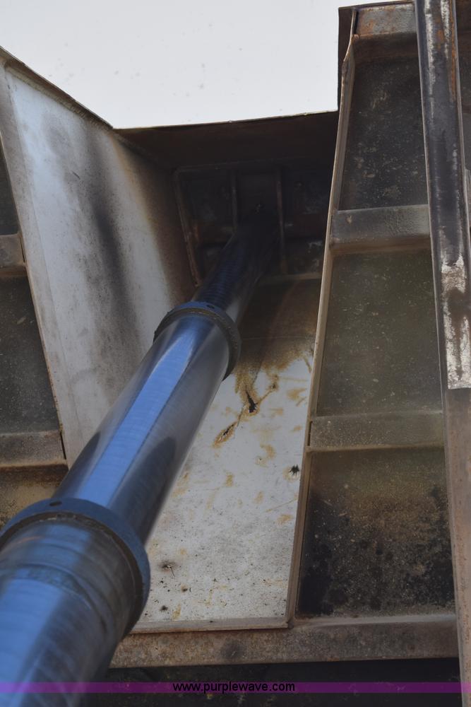 image for item H1336 1997 International 4700 dump truck