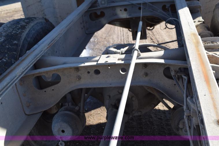 image for item H1336 1997 International 4700 dump truck