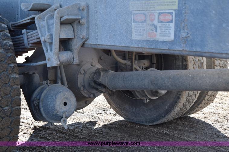 image for item H1336 1997 International 4700 dump truck