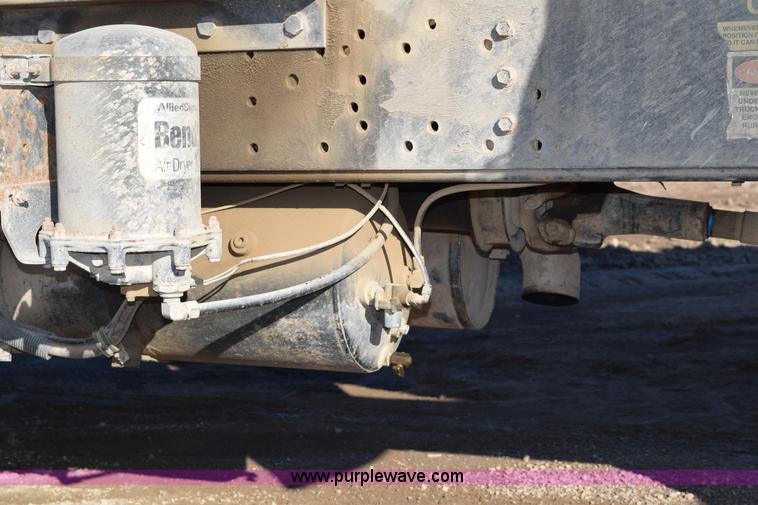 image for item H1336 1997 International 4700 dump truck