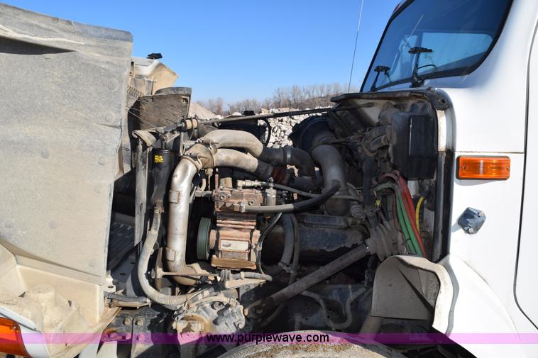 image for item H1336 1997 International 4700 dump truck