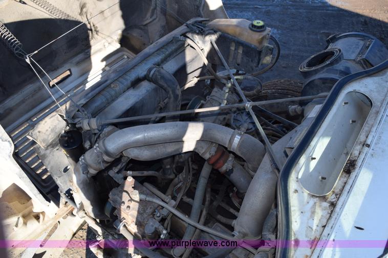 image for item H1336 1997 International 4700 dump truck