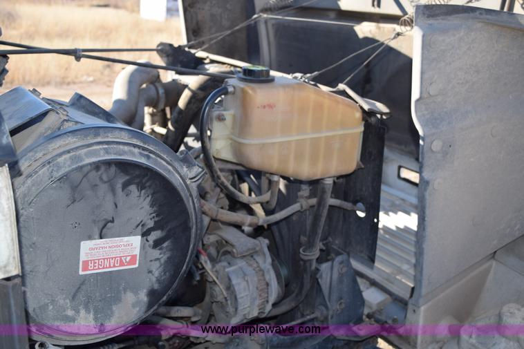 image for item H1336 1997 International 4700 dump truck