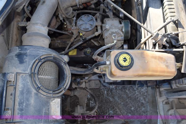 image for item H1336 1997 International 4700 dump truck