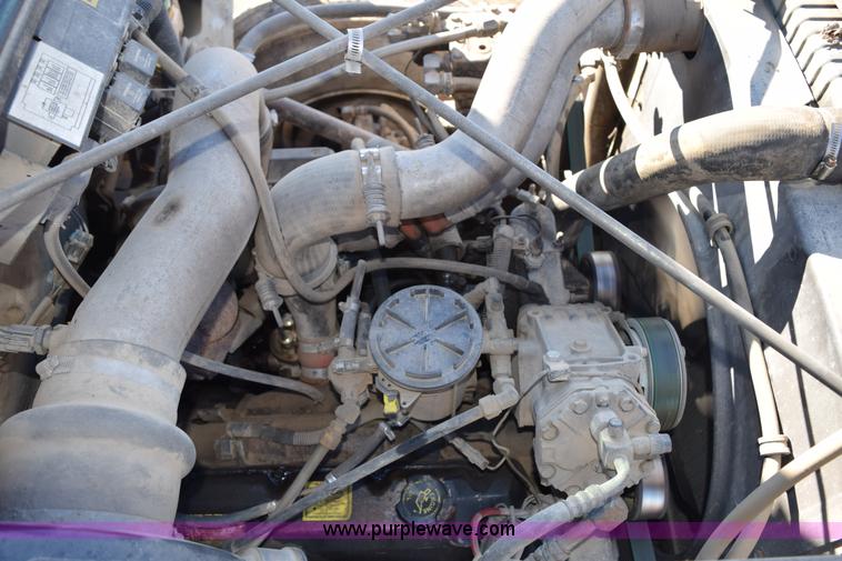 image for item H1336 1997 International 4700 dump truck