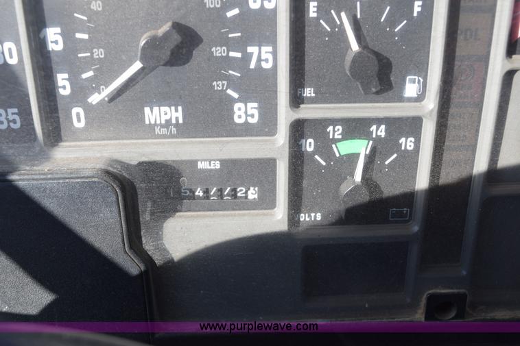 image for item H1336 1997 International 4700 dump truck