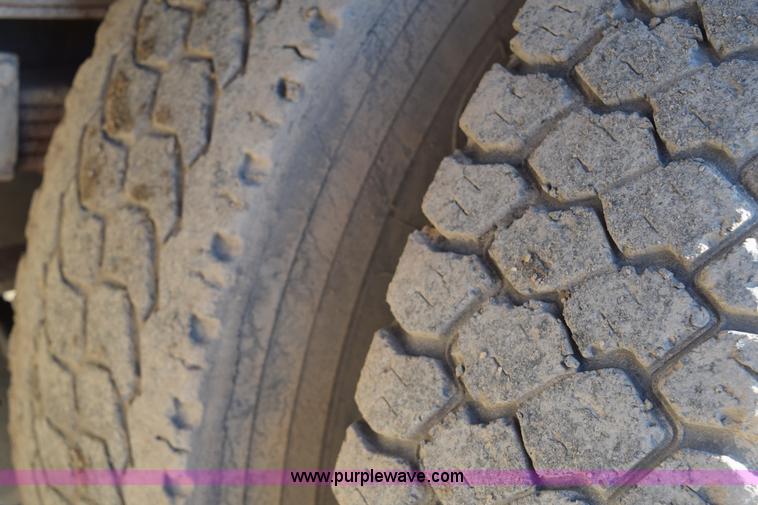 image for item H1336 1997 International 4700 dump truck