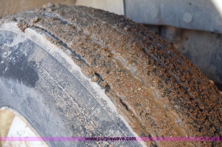 image for item H1336 1997 International 4700 dump truck