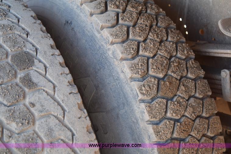 image for item H1336 1997 International 4700 dump truck