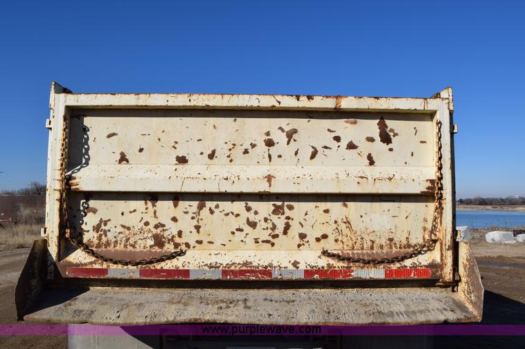 image for item H1336 1997 International 4700 dump truck