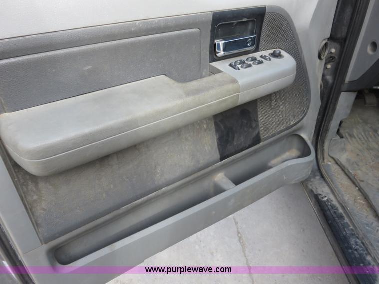 image for item I2310 2007 Ford F150 XLT SuperCab pickup truck