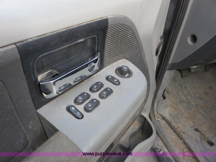 image for item I2310 2007 Ford F150 XLT SuperCab pickup truck