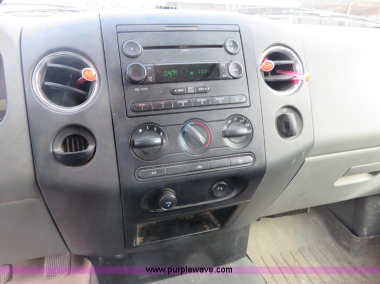 image for item I2310 2007 Ford F150 XLT SuperCab pickup truck