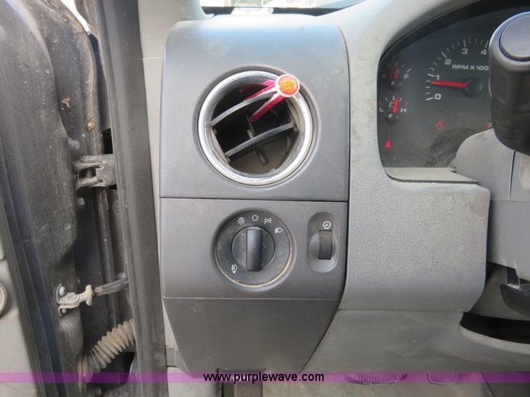 image for item I2310 2007 Ford F150 XLT SuperCab pickup truck