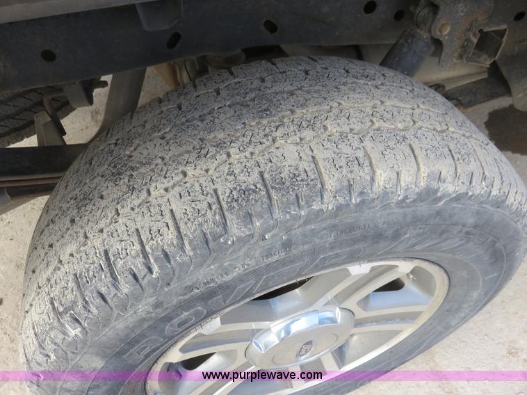 image for item I2310 2007 Ford F150 XLT SuperCab pickup truck