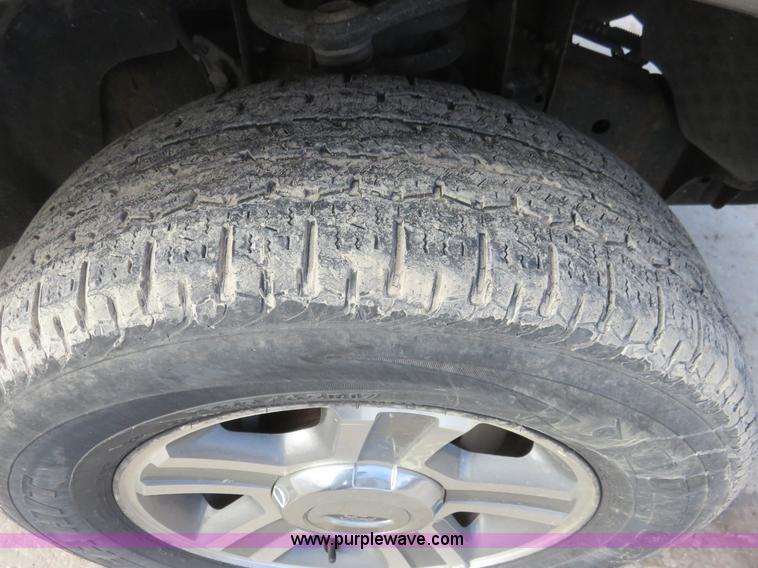 image for item I2310 2007 Ford F150 XLT SuperCab pickup truck