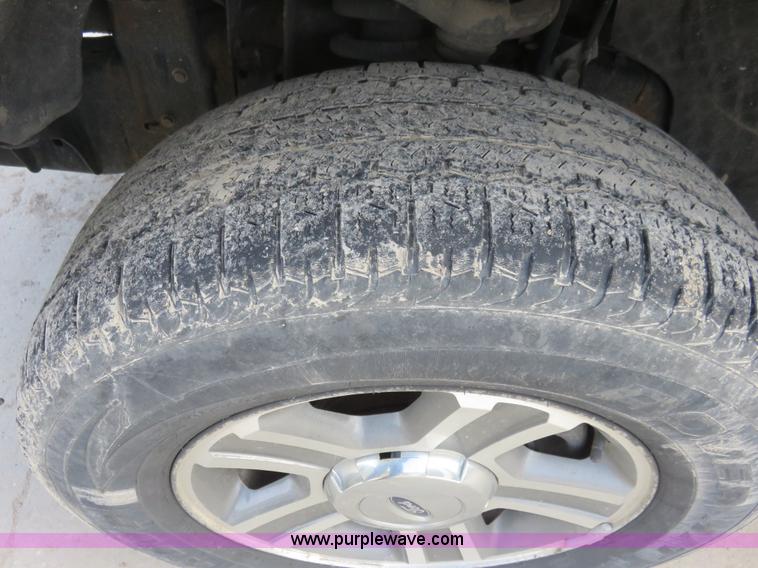 image for item I2310 2007 Ford F150 XLT SuperCab pickup truck